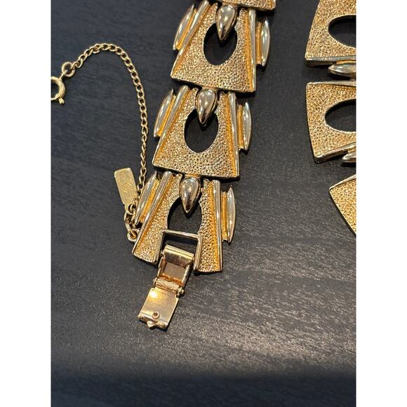 Vintage Monet Chunky Gold Tone Collar Necklace Bracelet Set Modernist Excellent - Picture 3 of 5